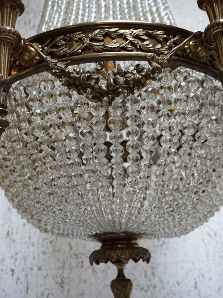 antieke-zakkroonluchter-sac-a-perle-kroonluchter-kristallen-Louis-XVI-Empire-crystal-beaded-basket-chandelier