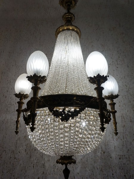 antieke-zakkroonluchter-sac-a-perle-kroonluchter-kristallen-Louis-XVI-Empire-crystal-beaded-basket-chandelier