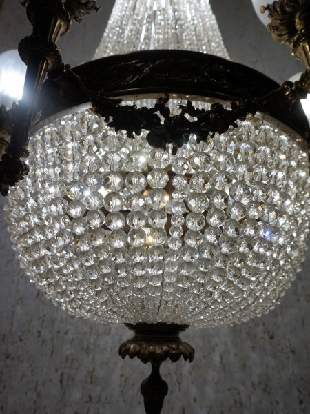 antieke-zakkroonluchter-sac-a-perle-kroonluchter-kristallen-Louis-XVI-Empire-crystal-beaded-basket-chandelier