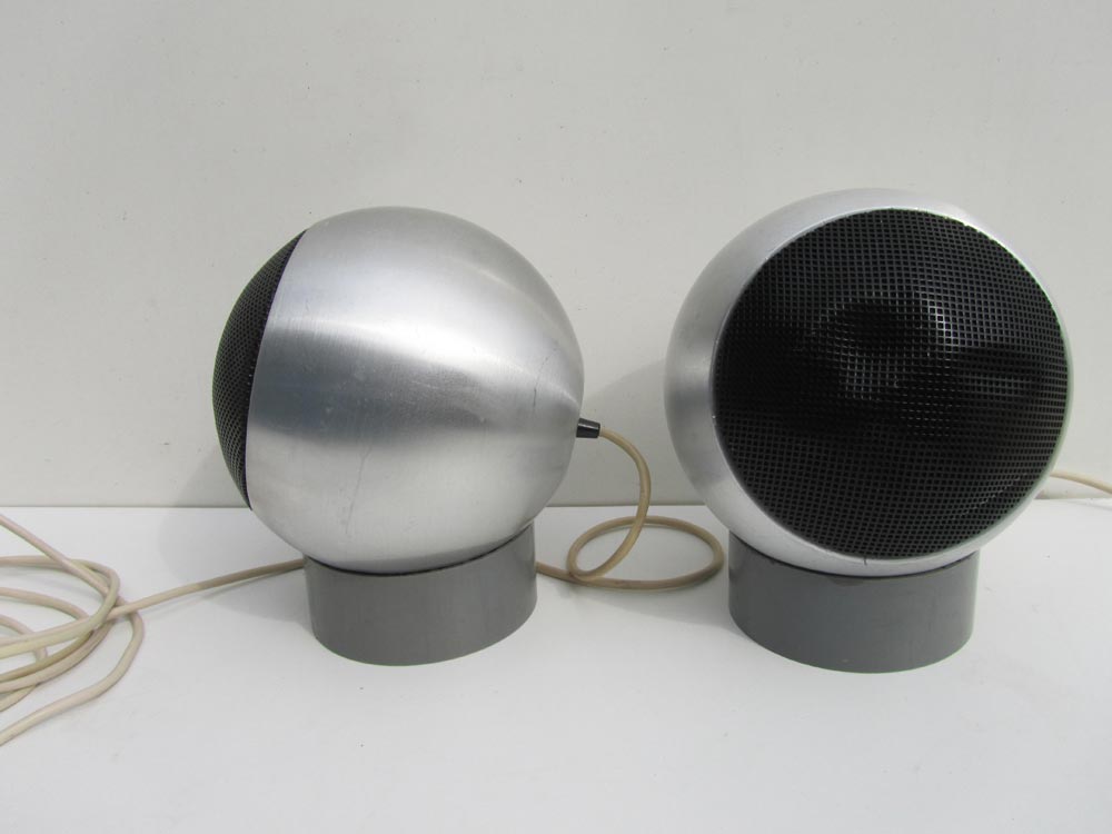 vintage bol speakers van het merk Grundig