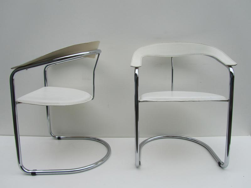 Meubels 5 Italiaanse midcentury witte leren stoelen