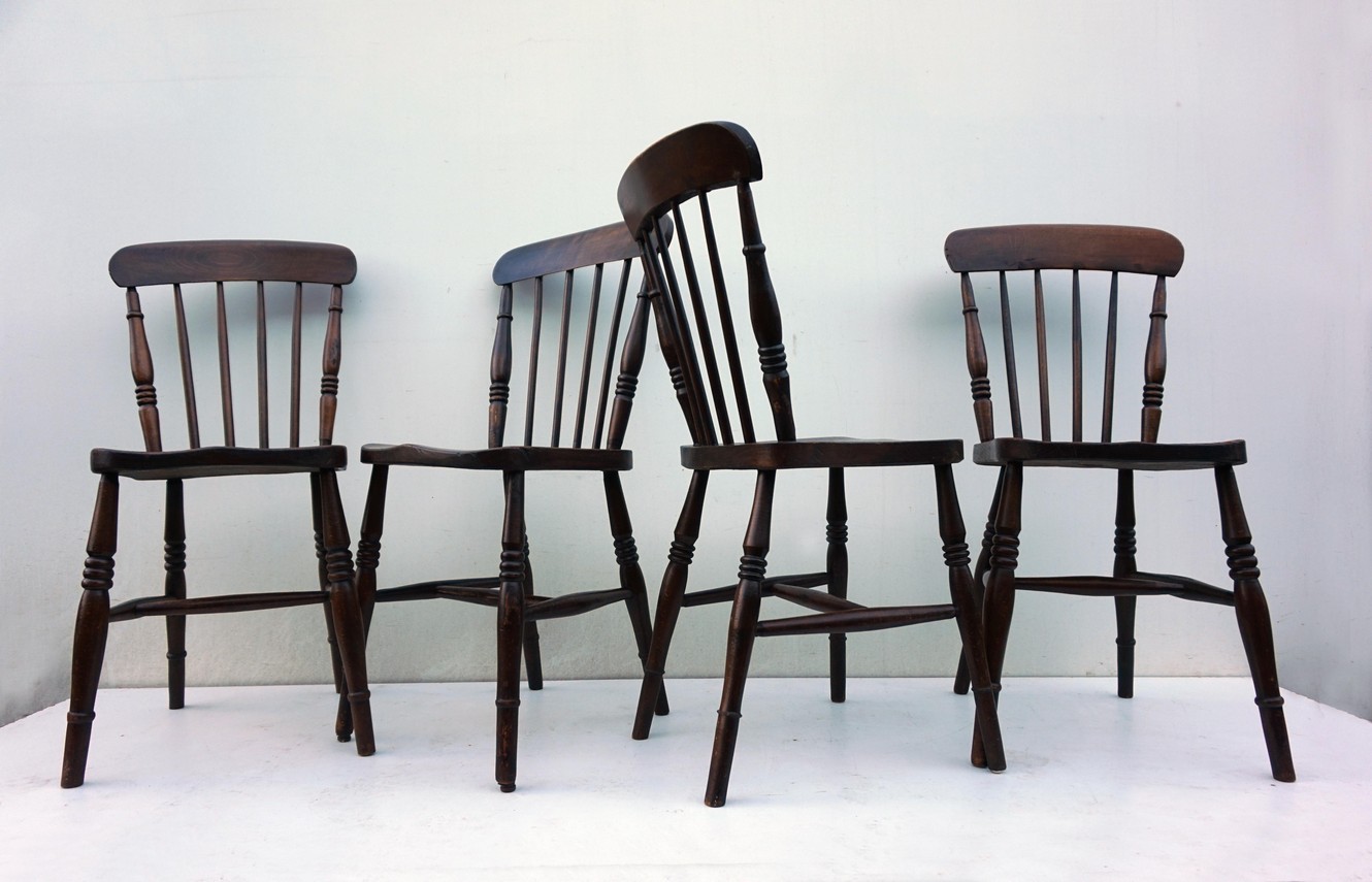 Toepassen waterbestendig indruk Set van 4 Engelse Windsor bow-back stoelen, spijlenstoelen van iepenhout